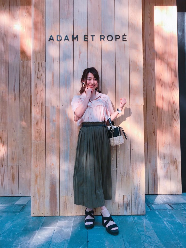 低身長女性のロングスカートコーデの着こなし方4選 Little Fashion Lab 低身長女性のロングスカートコーデの着こなし方4選 Little Fashion Lab