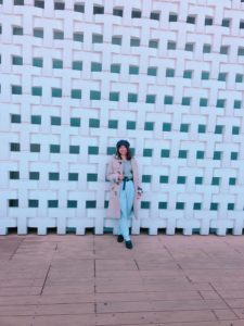 テーパードパンツ